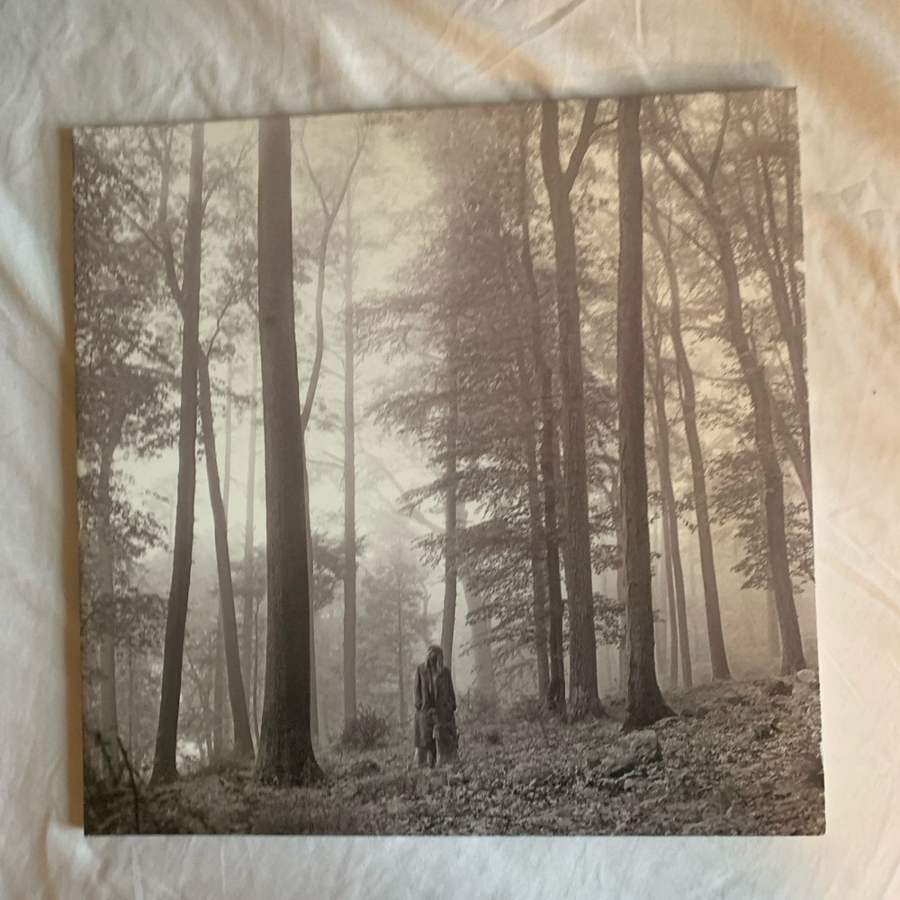 Taylor Swift Folklore album record vinyl.